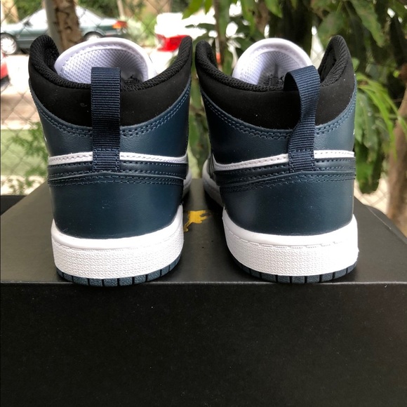 Air Jordan 1 Mid “Armoury Navy” Size 10c - Picture 2 of 3